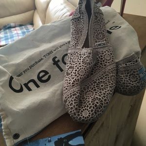 Toms flats brocade vegan sandals